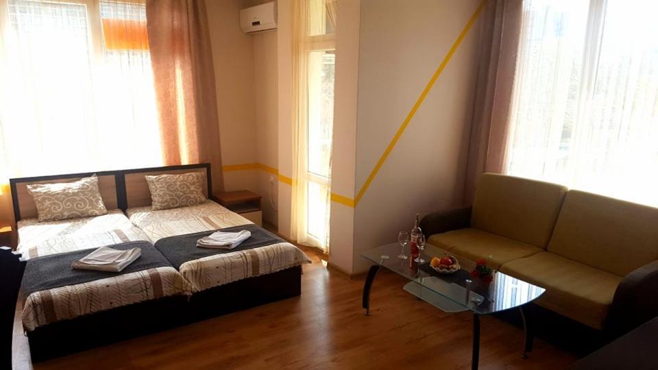 Family Hotel Solar Central 써니비치 외부 사진