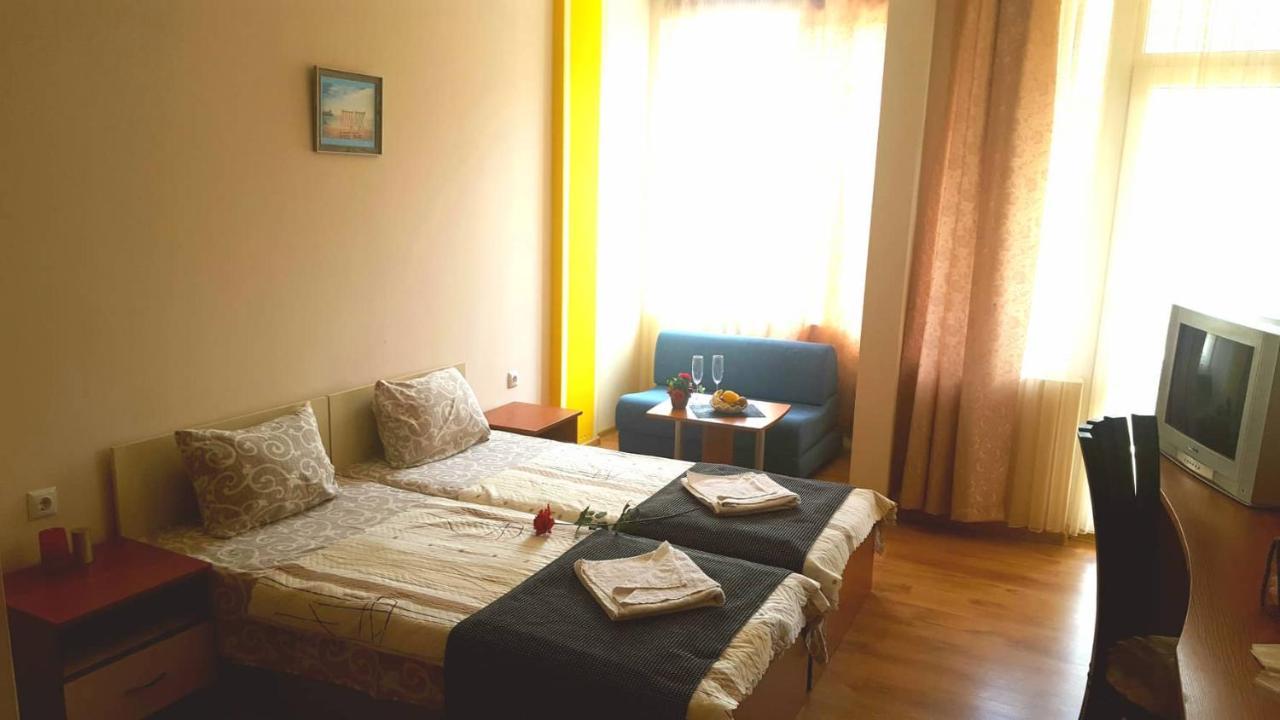 Family Hotel Solar Central 써니비치 외부 사진