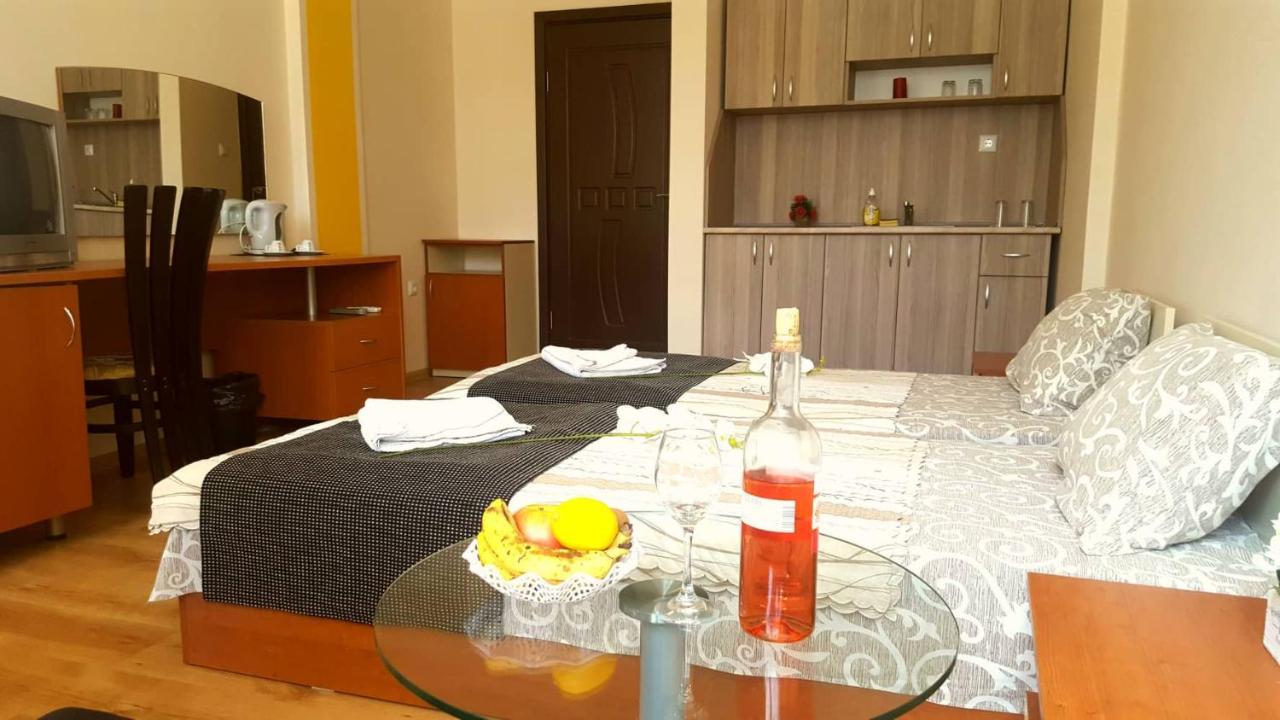 Family Hotel Solar Central 써니비치 외부 사진
